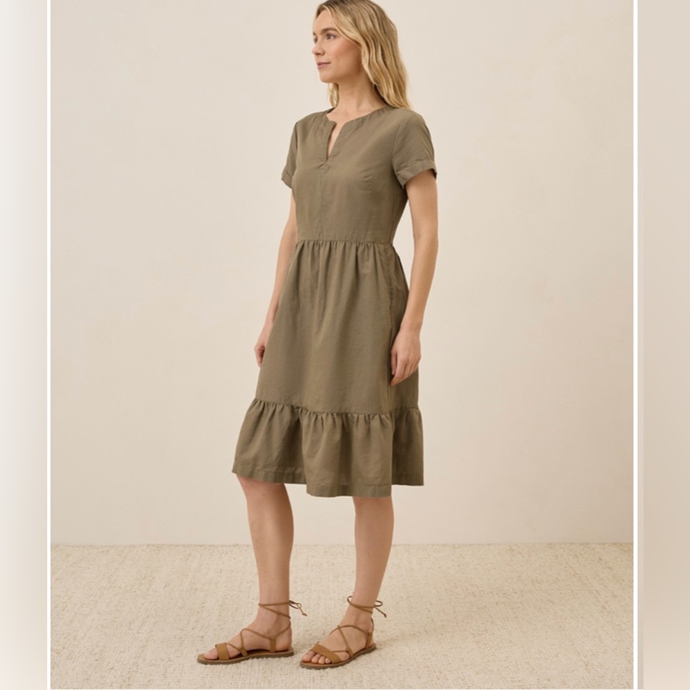Pact Green Midi Dress with Elegant Design
